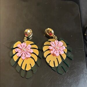 Gold and Pink Floral Leaf Pierced Earrings!